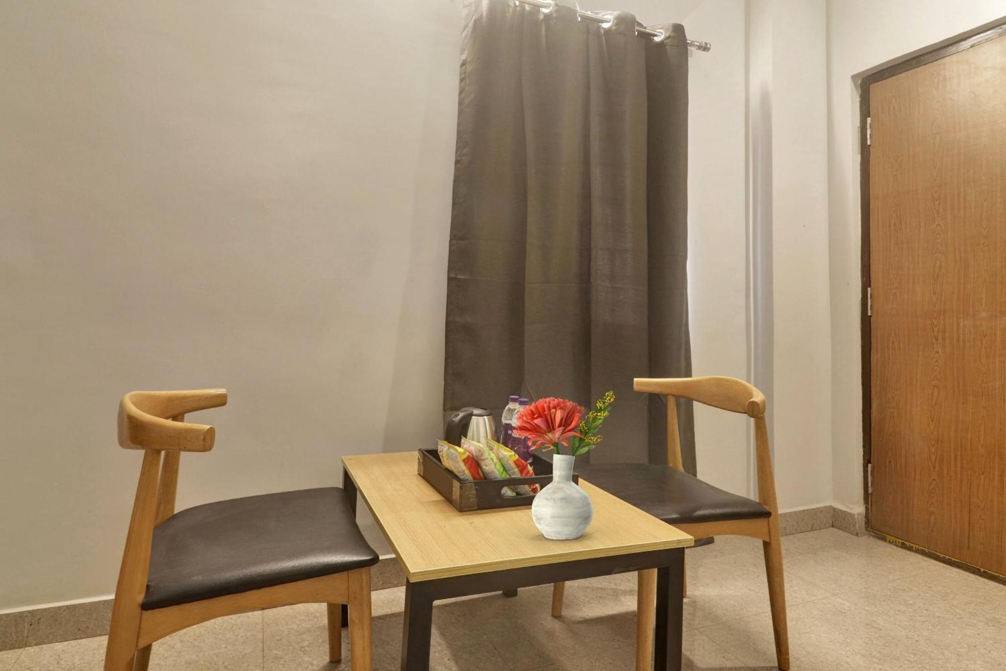 Hotel Super Townhouse Rcc Blizz Kondapur  Exterior foto